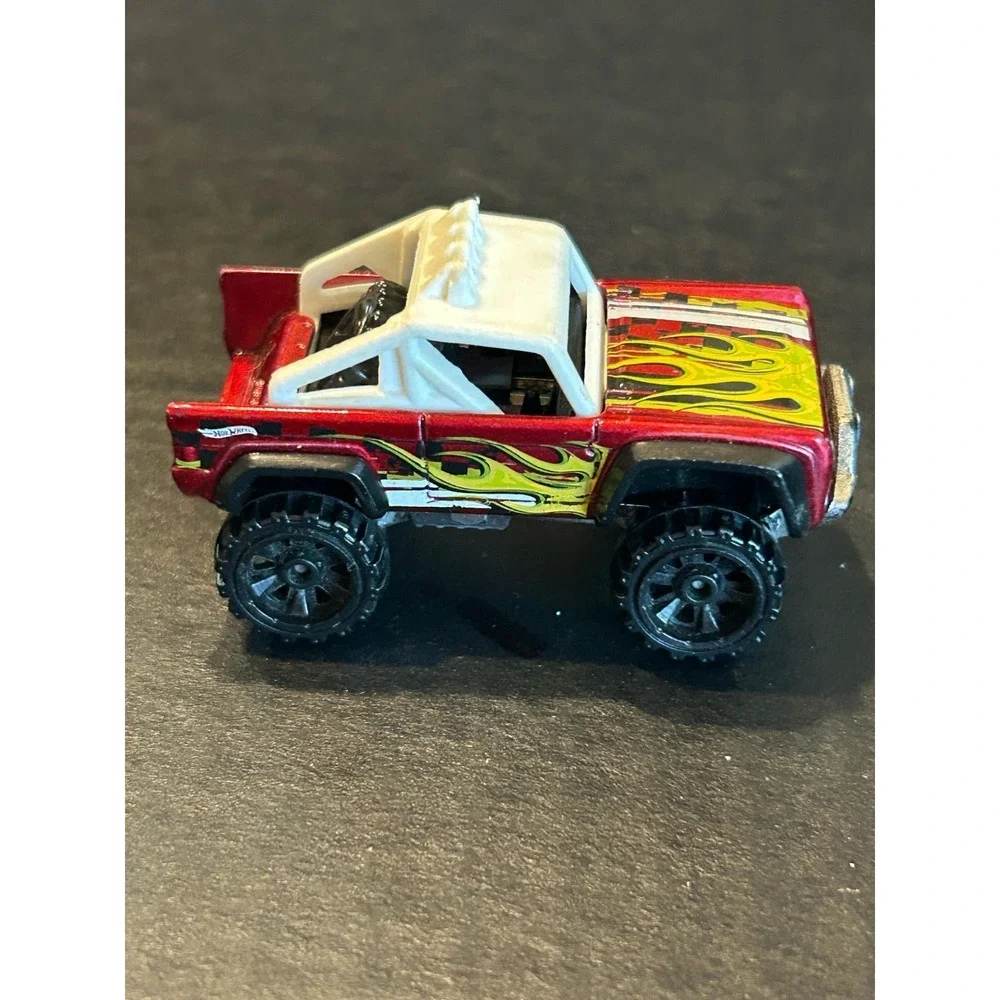 Hot Wheels Ford Bronco Custom Diecast Model Car 1/64  2007